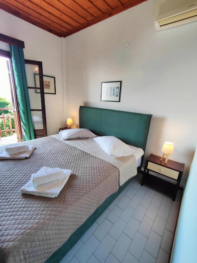 Hotel Vrionis Áyios Dhimítrios Buitenkant foto