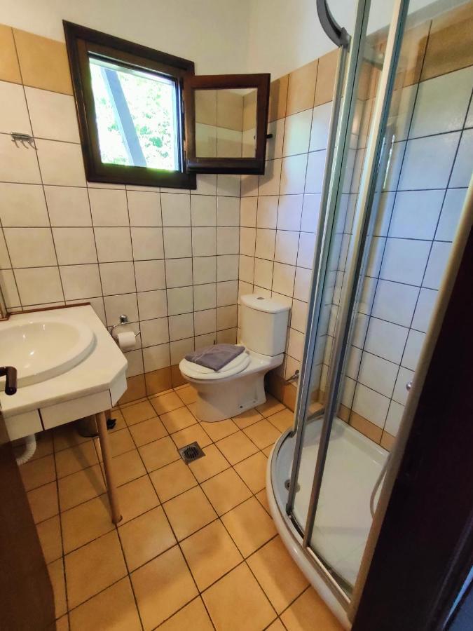 Hotel Vrionis Áyios Dhimítrios Buitenkant foto