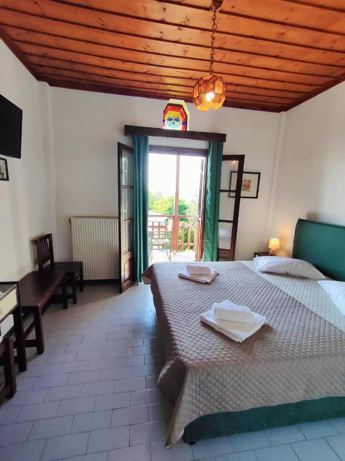 Hotel Vrionis Áyios Dhimítrios Buitenkant foto