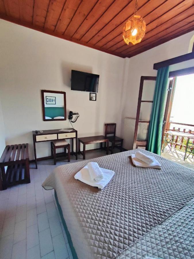Hotel Vrionis Áyios Dhimítrios Buitenkant foto