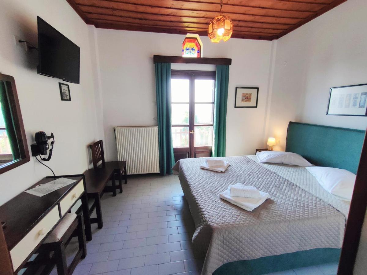 Hotel Vrionis Áyios Dhimítrios Buitenkant foto