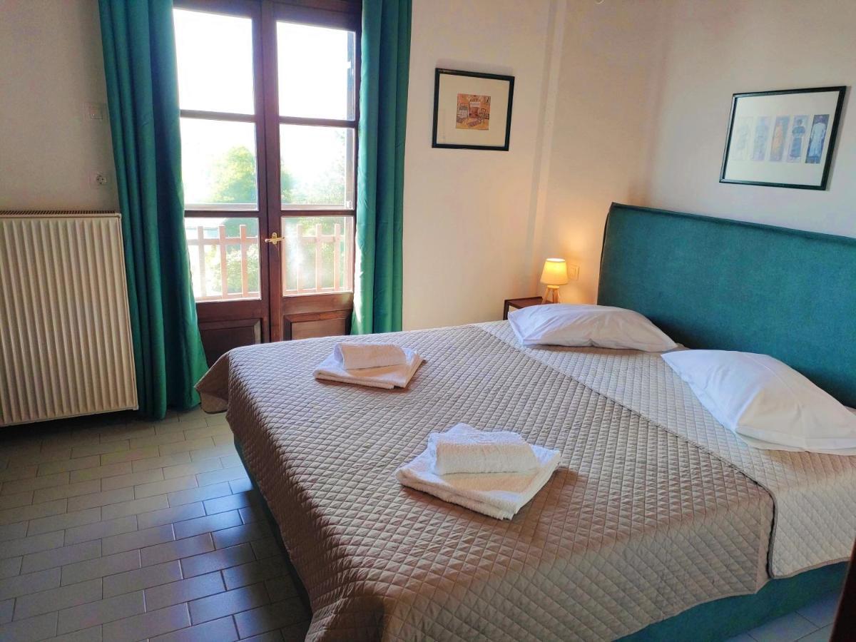 Hotel Vrionis Áyios Dhimítrios Buitenkant foto