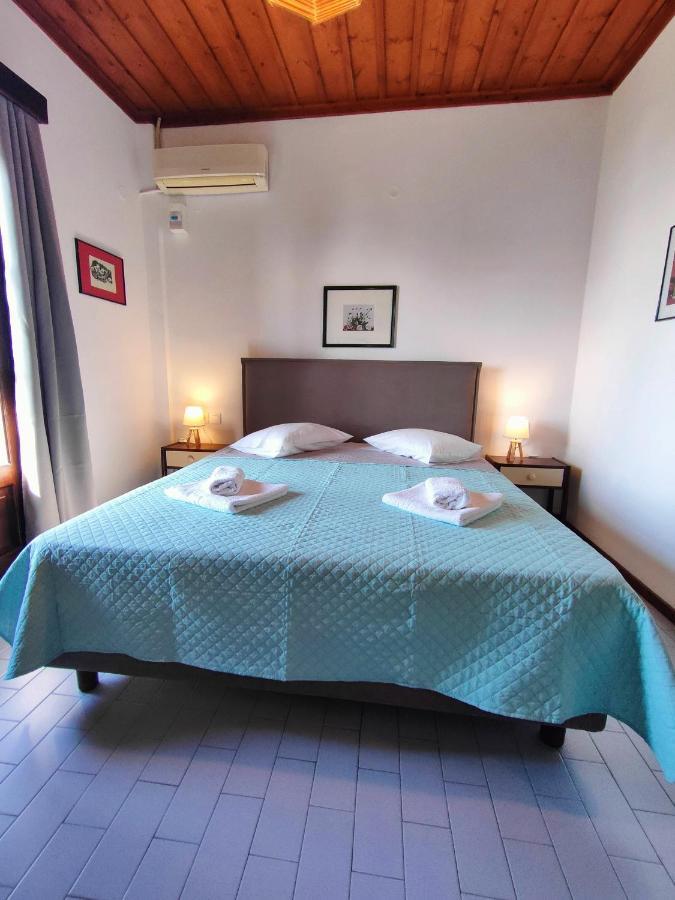 Hotel Vrionis Áyios Dhimítrios Buitenkant foto