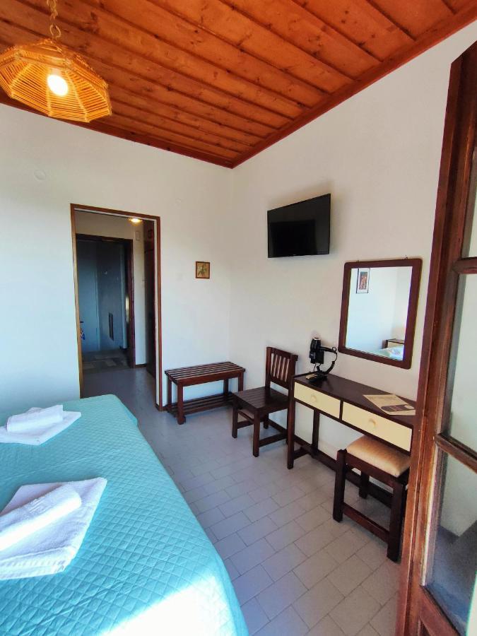 Hotel Vrionis Áyios Dhimítrios Buitenkant foto